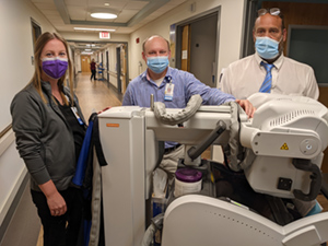 Los equipos móviles de imágenes médicas se convierten en el elemento principal de este pequeño hospital en la región central de Nueva York, durante y después del pico de COVID-19