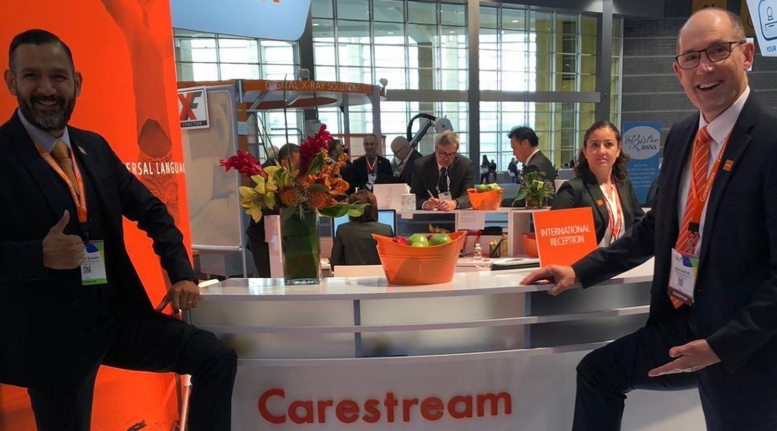 Imagen de los empleados de Carestream en el stand de RSNA 18.